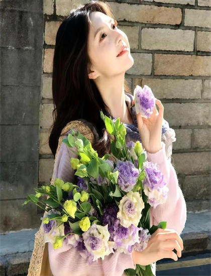 探索《血岛扎营》的奥秘：隐藏细节与深层意义，收藏必备